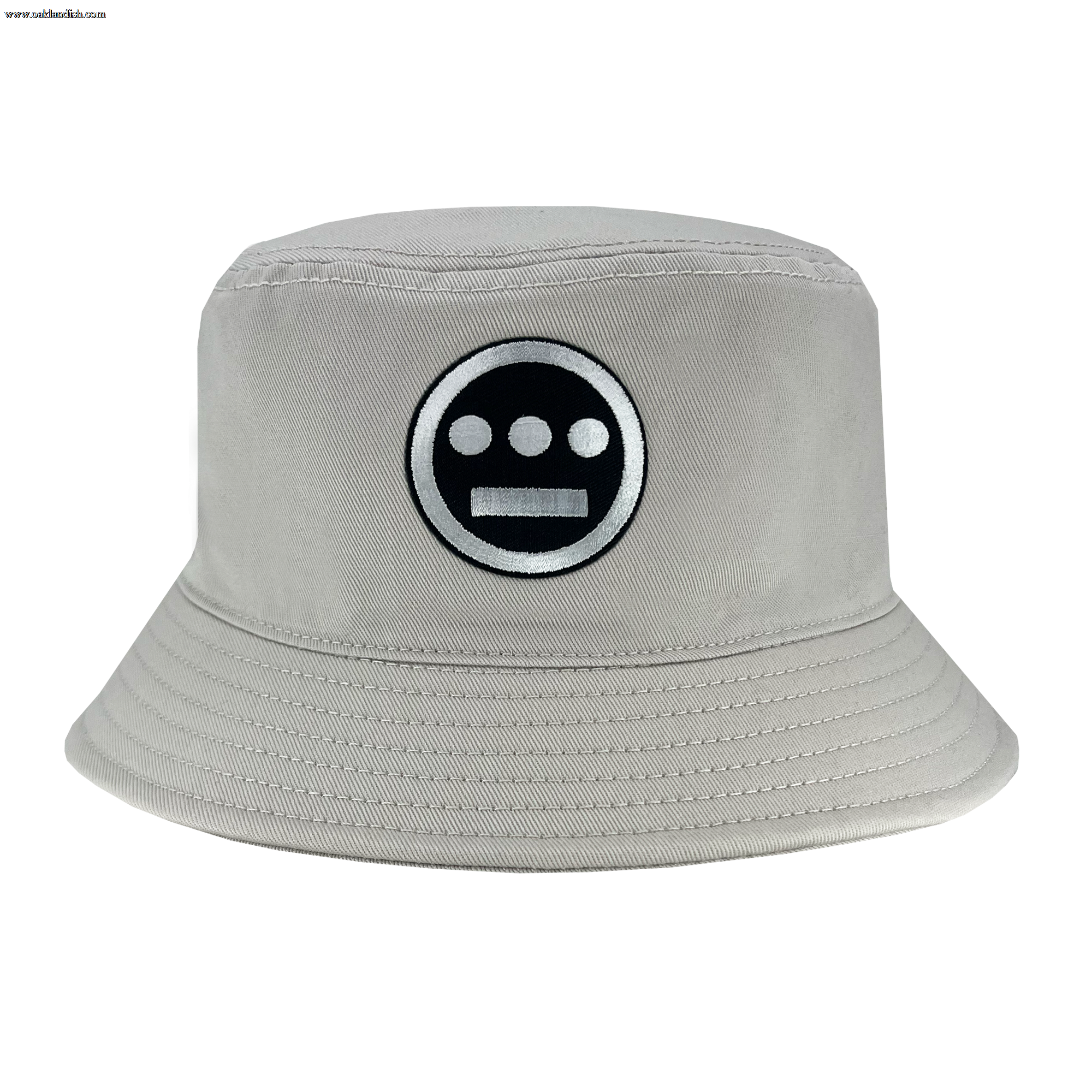 Bone color bucket hat with Hiero logo patch.